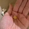 Anillo Popular de Flor de Ciruelo Hueca Dorada de Xiaohongshu para Mujer, Anillo Ajustable Vintage de Nicho Estilo Old Money para Mujer