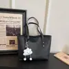 Bolsa Feminina Casual para o Dia a Dia Grande Capacidade 2026 Nova Bolsa Tote de Outono Estudante Universitário Estilo miu Bolsa de Ombro Único Tendência Feminina