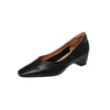 Sapatos de trabalho de ovelha curtida vegetal, intelectuais e elegantes, com aumento de altura, outono de 2026, salto médio, bico quadrado pequeno, couro genuíno, sapatos baixos de um só tom para mulheres