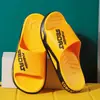 Chinelo de Verão para Exterior Masculino Moda Dormitório Interior Casa Chinelos Banheiro Banho Antiderrapante Doméstico Chinelos de Dedo