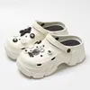 Zuecos de Suela Gruesa para Mujer, Novedad Verano 2026, Sandalias de Playa Antideslizantes y Antiolor para Exteriores, Pantuflas que Aumentan la Altura con una Sensación Suave al Caminar