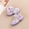 Zapatos Luminosos de Dibujos Animados para Niños Grandes de Papá 2025 Primavera y Otoño Nuevas Zapatillas de Malla Doble para Niñas con Botones Giratorios para Niñas Pequeñas