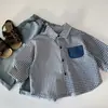 Camisas Infantis Mabao 2026 Outono Novo Estilo Coreano Camisas Masculinas Patchwork com Aplicação Moda Primavera Masculina Atacado
