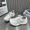 Tiktok Venda Quente Sapatos Europeus para Caminhada e Corrida 2026 Novo Retro Esportivo Funcional Outdoor Sapatos de Pai para Mulheres