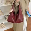 Bolso tejido de alta gama vintage para mujer, nuevo bolso de hombro de moda 2026 para ir al trabajo, bolso tote hobo de gran capacidad