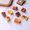 Juguete de Dulces de Tamaño Grande Pastel Miniatura Realista Galleta Juguete de Dulces Accesorios de Resina Ornamento de Casa de Chocolate Llavero DIY