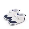 Fornecimento direto da fábrica outono novo versão coreana de bebê masculino e feminino para interior anti-chute sola macia confortável sapatos de criança sapatos de velcro