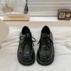 Zapatos Pequeños de Cuero para Mujer 2026 Moda Versátiles Otoño/Invierno Nuevos Versátiles Tacón Cuadrado Suela Gruesa Mocasines con Cordones Zapatos Individuales