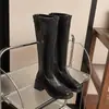 Otoño 2026 Nueva Calle Chica Genial Guapo Versátil Botas Altas de Caballero Punta Cuadrada Tacón Grueso Botas Largas Hasta la Rodilla