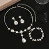 Colar Geométrico Exagerado com Pingentes de Cristal Cravejados de Diamantes Design Europeu e Americano de Luxo Leve Corrente para Clavícula Joias Elegantes de Alta Qualidade para Mulheres