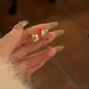 Pendientes de Plata Bañados en Oro Real de 18K con Aguja de Plata y Nácar en Forma de C Pendientes de Nicho de Alta Gama Moda Casual Versátiles Pendientes para el Trabajo