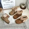 Botas de Neve Grandes de Algodão Estilo Coreano para Meninas Inverno 2025 Novas Sapatos Peludos Quentes Botas de Algodão Espessas com Forro de Lã para Crianças Outdoor