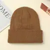 Chapéu de Lã Vermelho Vinho Novo Mais Vendido, Chapéu de Tricô Quente para Outono e Inverno, Chapéu para Clima Frio, Chapéu de Hip-Hop de Acrílico Atacado