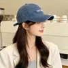 Nueva gorra de béisbol para mujer con bordado de letras, diseñada para hacer que la cara parezca más pequeña, adecuada para uso casual al aire libre, y una gorra versátil para parejas, también disponible en tallas para hombre