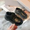 Zapatos Pequeños de Cuero para Niños 2025 Primavera Nuevo Estilo Trajes a Juego para Niños y Niñas Zapatos Escolares de Cuero para Estudiantes Zapatos de Baile