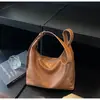 Bolsa de Ombro Única Transversal Retro Versátil de Alto Padrão Nova para Outono e Inverno Bolsa Tote Simples Tendência de Grande Capacidade para Trabalho e Dia a Dia para Mulheres