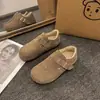 Sapatos planos retrô estilosos, forrados com fleece e com solas grossas, estilo Birkenstock, para mulheres, nova coleção outono/inverno 2026, design de calçar fácil com solas macias, perfeitos para um visual descontraído