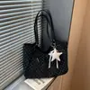 Bolsa de mano retro artística de lunares estilo coreano transfronteriza estilo universitario, nueva moda otoño 2026 bolso de hombro de gran capacidad