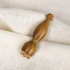 Palo de masaje para ojos de pequeña vaina de loto de sándalo verde, masajeador facial de cuerno, palo de acupresión para masaje de puntos, herramienta para el cuidado de la piel para mujeres
