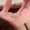 Anel de Princesa de Moissanita Exquisito e Sofisticado com Textura Única de Tecido, Direto do Fabricante