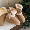 Botas de Neve Cinza com Solado Grosso Femininas 2026 Outono/Inverno Novo Estilo Forradas com Lã Espessadas Quentes Sapatos de Algodão Bidirecionais Fivela de Couro Botas Altas