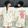 Sudadera Nueva de Otoño 2026 para Niñas con Forro de Felpa, Estampado de Oso, Manga Larga, Top Infantil para Primavera y Otoño, Cuello Redondo, Elegante Ropa de Invierno