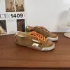 Tenis Retro para Mujer en Stock con Aumento Oculto de Altura, Diseño de Estrella Desgastada y Esquema de Color Único, Zapatos de Entrenamiento Casuales Alemanes