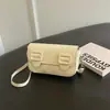 Bolso bandolera de cuero encerado al aceite estilo coreano, diseño de nicho, bolso de axila para mujer, nuevo modelo otoño 2026, bolso de hombro versátil de alta gama
