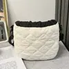 Bolso Cubo con Cordón de Patrón de Diamante para Hombres y Mujeres 2025 Nuevo Bolso de Hombro Ligero para Commuting Bolso Cruzado Versátil para Teléfono Móvil