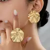 Set de 3 Piezas de Moda Transfronteriza Europea y Americana Creativo Exagerado Metal Hoja Volante Aretes y Anillo de Moda para Mujer
