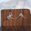 S999 Prata Bonito Fresco Doce Arco 2024 Nova Moda Brincos Diários All-match Straight Pin Ear Pole Brincos