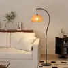 Lámpara de pie estilo vintage en forma de S para sala de estar junto al sofá, popular lámpara de calabaza, lámpara de pie ambiental retro americana para mesita de noche de dormitorio