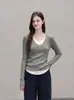Suéter de tricô com vento feminino slim fit gola V 2026 estilo novo simples 5957