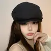 Gorra de Boina Retro Británica de Color Sólido para Mujer, Estilo Coreano Primavera y Otoño, Gorra de Pato Versátil que Adelgaza el Rostro, Boina de Calle de Moda para Pareja