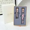 [Empaque de Caja de Regalo] Adecuado para Correa de Reloj Apple Iwatchs12S9876Se, Pulsera de Nácar Colorida, Correa de Cuero para Reloj