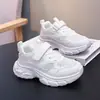 Tênis Esportivo de Malha Única Masculino e Infantil 2026 Verão Novo Casual Sapatos Brancos Antiderrapante Infantil Solado Macio Leve Tênis de Corrida