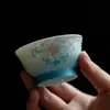 Taza Maestra con Patrón de Loto Azul Degradado Pintado a Mano de Alto Valor Estético, Exquisita Taza Individual de Cerámica Arita