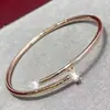 Pulsera de Uñas Elástica de Alto Nivel V-Gold Classic Versión Gruesa y Delgada, Tubo Hueco Liso, Artesanía de Precisión CNC, Chapado en Oro para Mujer
