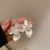 Brincos de Agulha Prata com Diamantes e Pérolas, Design de Borla em Flor, Brincos Estilosos e Luxuosos com um Toque de Alto Padrão