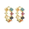 Aogu, una marca popular transfronteriza, ofrece una nueva colección de aretes de cobre de nicho de alta gama, chapados en oro de 18 quilates y adornados con circonita cúbica, con un pequeño diseño floral, perfectos para mujeres y fáciles de combinar con cualquier atuendo.