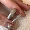 Anillo liso de metal cepillado anillo para mujer diseño nicho de alta gama de lujo ligero anillo para dedo 2024 nuevo anillo para estudiante