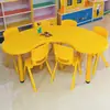 Mesa Lunar de Jardim de Infância Mesa de Jogo de Brinquedo Plástico Doméstico para Crianças Mesa Curva Ajustável de Aprendizagem para Bebês e Conjunto de Cadeiras
