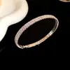Pulsera de perlas con cuentas y adornos de diamantes ultrabrillantes estilo minimalista europeo y americano, pulsera estilo corte vintage, joyería de lujo ligero de alta gama para mujer