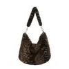 Bolso de Felpa de Lunares Retro Nicho Estilo Coreano Invierno 2026 Nuevo Cadena de Textura Moda de Gama Alta Bolso de Hombro