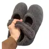 Zapatos Retro de Velcro Grises Peludos para Ropa de Exterior de Mujer 2025 Otoño e Invierno Nuevo Estilo Aumento Interno de 5 cm Zapatos Cálidos de Algodón con Suela Gruesa