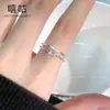 Anillo Doble Onda de Azúcar Cúbica Pequeña Xi Gu J0045 Completo de Plata S925 con Diamantes, Diseño de Nicho con una Sensación de Alta Gama y Única