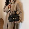 Bolso Bandolera de Diseño Nicho 2025 Estilo Coreano Moderno Portátil de Gran Capacidad Bolso Kelly Nuevo Simple con Textura para Mujer