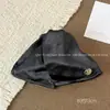 Presilha Triangular de Tecido de Cetim Francês para Mulheres 2025 Nova Presilha de Cabelo de Alto Padrão na Parte de Trás da Cabeça Elegante Presilha Tubarão Acessório de Cabelo