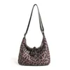 Bolsa de Lona Estampada de Leopardo de Grande Capacidade Transfronteiriça Feminina 2026 Nova Versátil de Ombro Único Moda para o Trabalho Bolsa Transversal Venda por Atacado