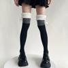 Meias de cano alto para outono e inverno com costura preta e cinza, meias de lã de cordeiro, meias altas fofas de bola de pelo de menina japonesa doce, para primavera e outono